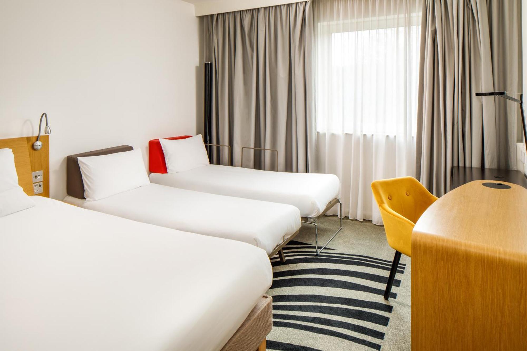 Executive Room,1516362970:JPEG