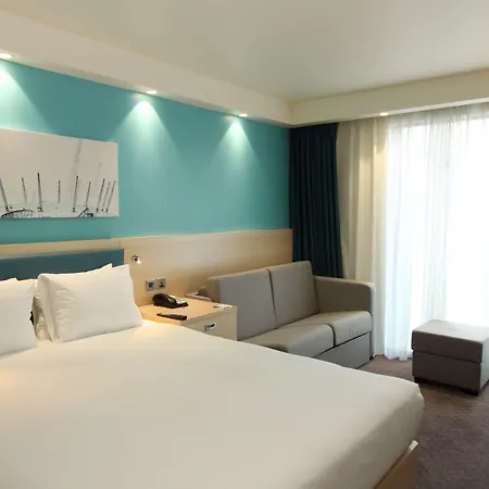 Hampton By Hilton London Excel-3