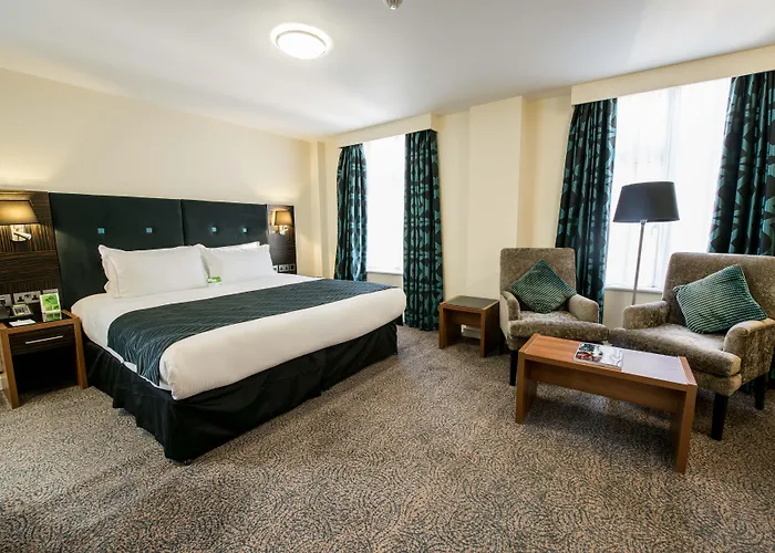  Holiday Inn London Kensington High St. By Ihg