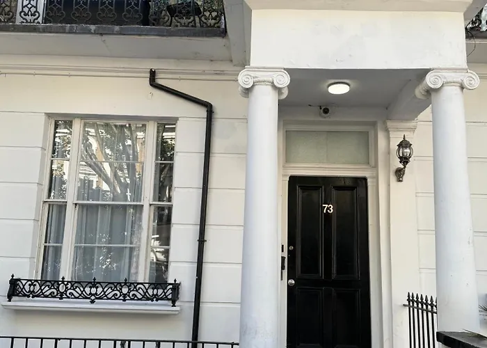  Hyde Park Suites