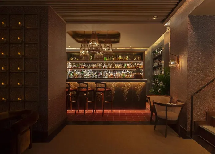 Golf hotel: St. James' Court, A Taj Hotel, London