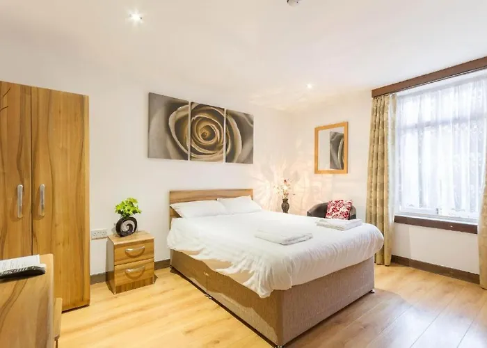 Hotels Close to Airport Brick Lane